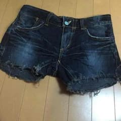 ショートパンツのサムネイル