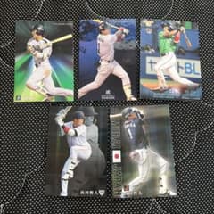 山田哲人 プロ野球カード 5枚セット まとめ売り。カードスリーブ付きのサムネイル