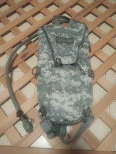 CamelBak ハイドレーションパック 迷彩グレー