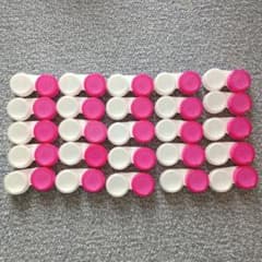 コンタクトケースのサムネイル