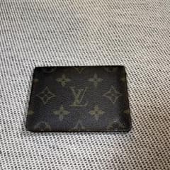 LOUIS VUITTON ルイヴィトン　モノグラム　定期入れ　パスケースのサムネイル