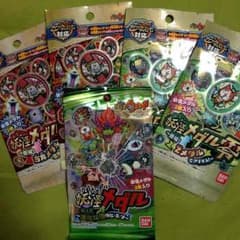 【ほぼ定価】妖怪メダル ５パックのサムネイル