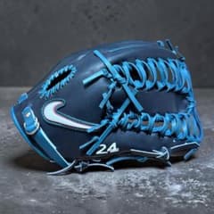 Nike ナイキ硬式外野用 限定・日本未発売】ナイキ 硬式 外野Nike shado elite J - メルカリ