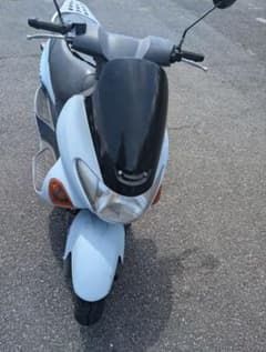 SUZUKIアヴェニス125/ 殆ど見ない貴重なバイクですのサムネイル