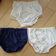 子供用パンツ　(オムツの上にはくもの)のサムネイル