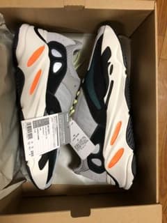 新品 adidas yeezy boost 700 28.5cm US10.5のサムネイル