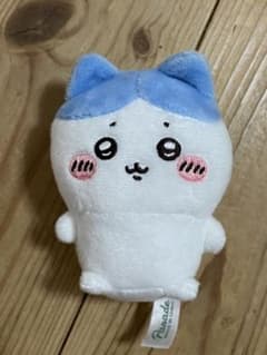 ちいかわ　おすわりぬいぐるみ① ハチワレのサムネイル