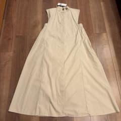 ZARA - 新品未使用タグ付き　ZARA ボウディテール　ベストワンピース　リボン　ジレ　S ZARA 新品未使用タグ付き ミディボリュームワンピース ベージュ バック