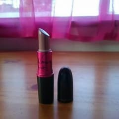 MAC レディーガガのサムネイル