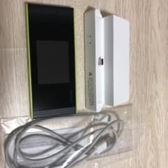 クレードル付き モバイルWiFi WiMAX2+ W05のサムネイル