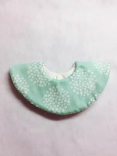 まんまるスタイ 緑花柄のサムネイル