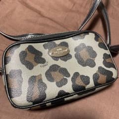 COACH ヒョウ柄 サコッシュのサムネイル
