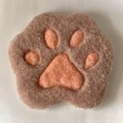 タフティングラグ　にくきゅうラグ　小物置きのサムネイル