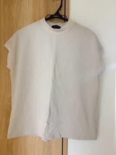 【新品未使用】La gemme ベージュ 半袖Tシャツのサムネイル