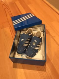 adidas スニーカー ミニチュア　フィギュアのサムネイル