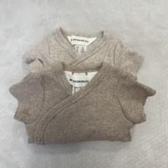 H&M ADORABLES ベビー ロンパース 肌着 2枚セットのサムネイル