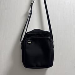 Burberry ブラック ショルダーバッグのサムネイル