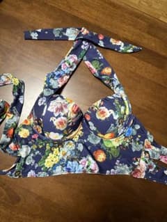 水着 ビキニ Tika 花柄 新品 未使用 試着のみ s～mサイズのサムネイル