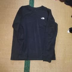 THE NORTH FACE ブラック 長袖カットソー　ロンTのサムネイル