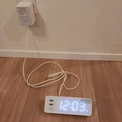 BRUNO 電波時計 USBポート付きのサムネイル
