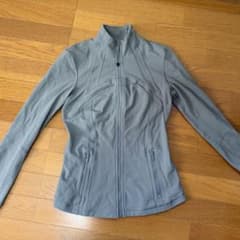 Lululemon ジャケット　オリーブのサムネイル