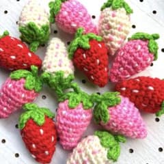あみぐるみ♡特大いちご13個！全長8cmのビッグサイズ！現品限り