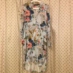 ボタニカル柄 ワンピースのサムネイル