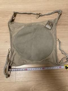 ベージュの布製ハンモックのサムネイル