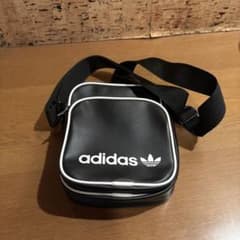 adidas ショルダーバッグ ブラックのサムネイル
