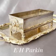 【E H Parkin】ライオンのマカロンスタンド / ビスケットスタンド E H Parkin】ライオンのマカロンスタンド / ビスケットスタンド - メルカリ