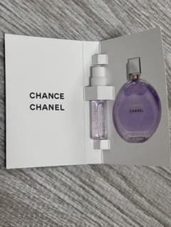 CHANELチャン オースプランディド オードゥ パルファム 1.5mlサンプルのサムネイル