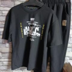 ブラック グラフィックプリント Tシャツ　セットアップのサムネイル