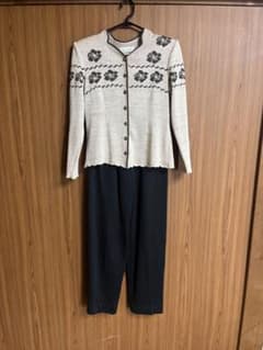 Megu Kawakami ニットセットアップのサムネイル
