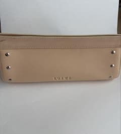 LOEWE ベージュ スタッズ付きポーチのサムネイル