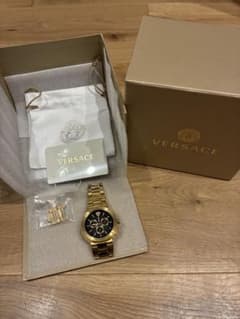 VERSACE ゴールド クォーツ時計のサムネイル