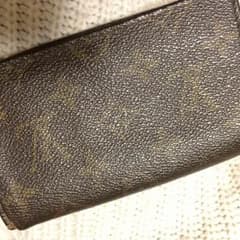 LOUIS VUITTON 二つ折財布のサムネイル