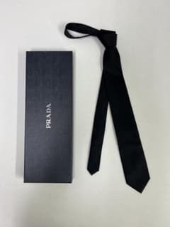 稀少 PRADA 初期 ナイロン100% ブラック ナロータイ 箱付 y2k 稀少 PRADA 初期 ナイロン100% ブラック ナロータイ 箱付 y2k - メルカリ