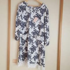 【ニコ☆彡様　専用】新品　Doll House 白　エプロン(割烹着)のサムネイル