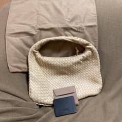 BOTTGAVENETAのサムネイル