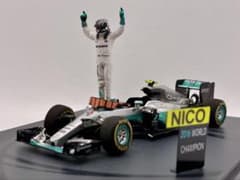 スパークMercedes F1 2016ワールドチャンピオンニコ ロズベルグ - メルカリ