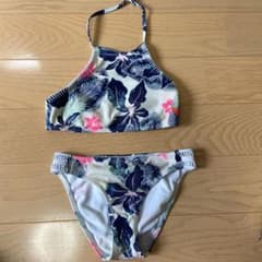 ROXY  ロキシー　水着 ビキニ 女の子のサムネイル