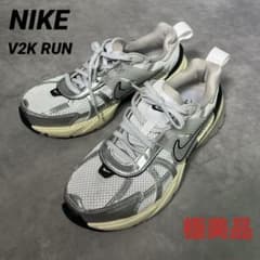 極美品！NIKE V2K RUN 25.5センチMetallic Silverのサムネイル