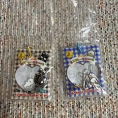 サンリオキャラクターズ シャカシャカフレークシール風チャーム 2種のサムネイル