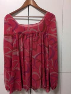 レッド系長袖ブラウス