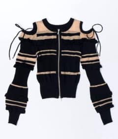 【浜辺美波着用／美品】MAISON SPECIAL 2WAYフリルトップ 浜辺美波着用／美品】MAISON SPECIAL 2WAYフリルトップ - メルカリ