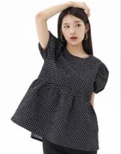 coca ドット柄 半袖　パフスリーブトップス　ブラック