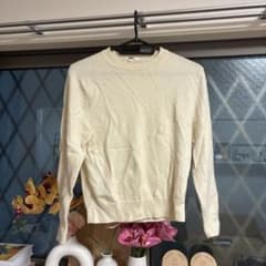 UNIQLO カシミヤ100% クルーネックニット オフホワイト Sのサムネイル