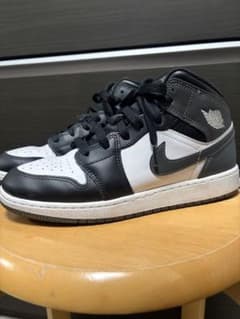 NIKE AIR JORDAN 1 MID エアジョーダン 1 ミッドのサムネイル