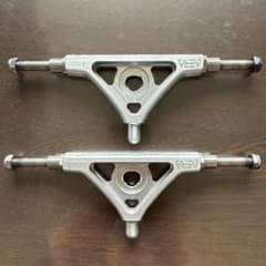 AERA Trucks P2 ハンガー 140mm +14mmアクスル仕様 AERA Trucks P2 ハンガー 110mm +14mmアクスル仕様 - メルカリ