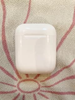 美品 Apple Airpods 充電器ケースのみ 第1世代のサムネイル
